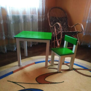 Дитячий стіл та стілець