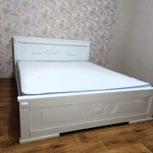 Ліжко з дерева на замовлення